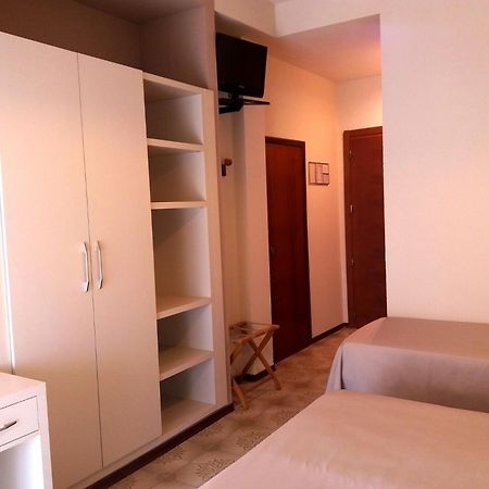 Hotel Astor B&B Lido di Classe Buitenkant foto