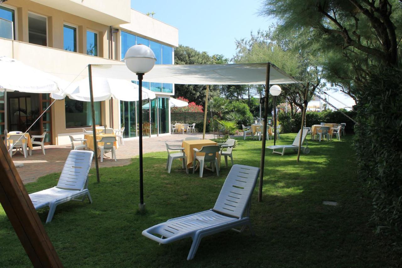 Hotel Astor B&B Lido di Classe Buitenkant foto