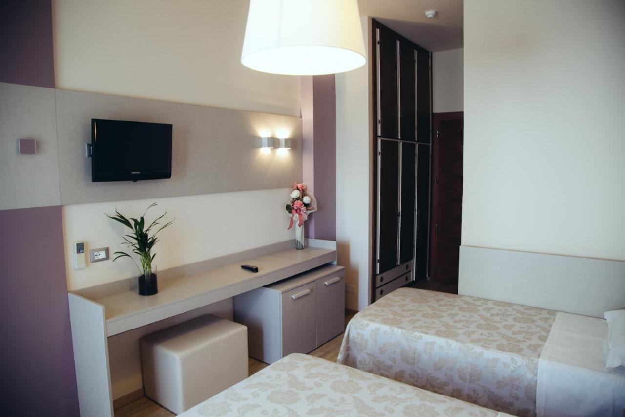 Hotel Astor B&B Lido di Classe Buitenkant foto