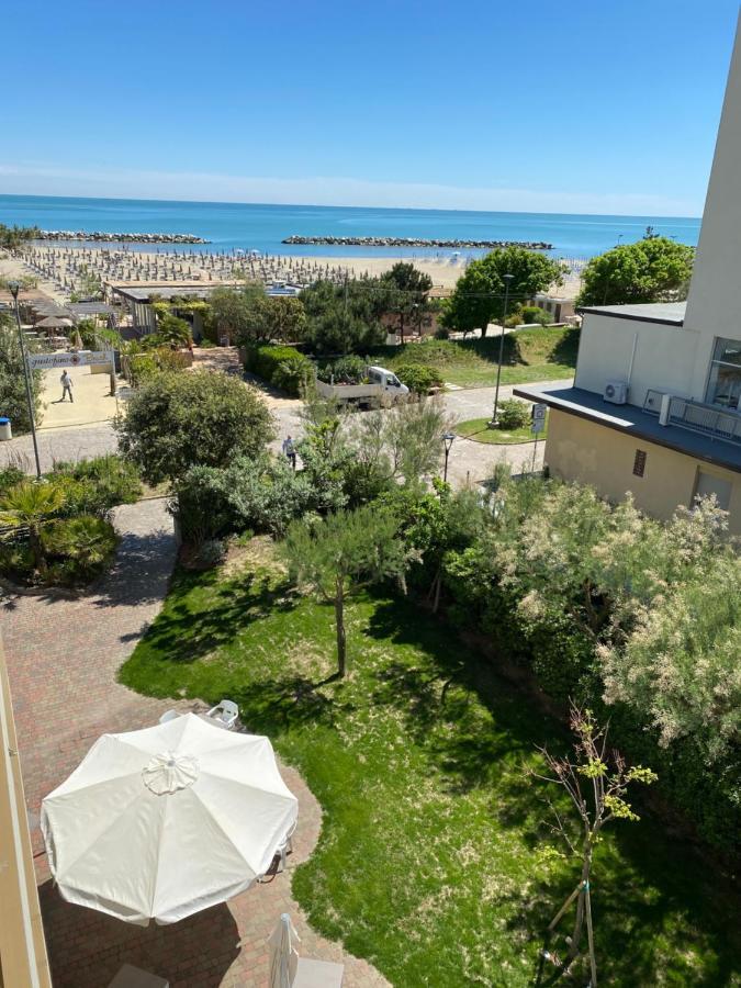 Hotel Astor B&B Lido di Classe Buitenkant foto
