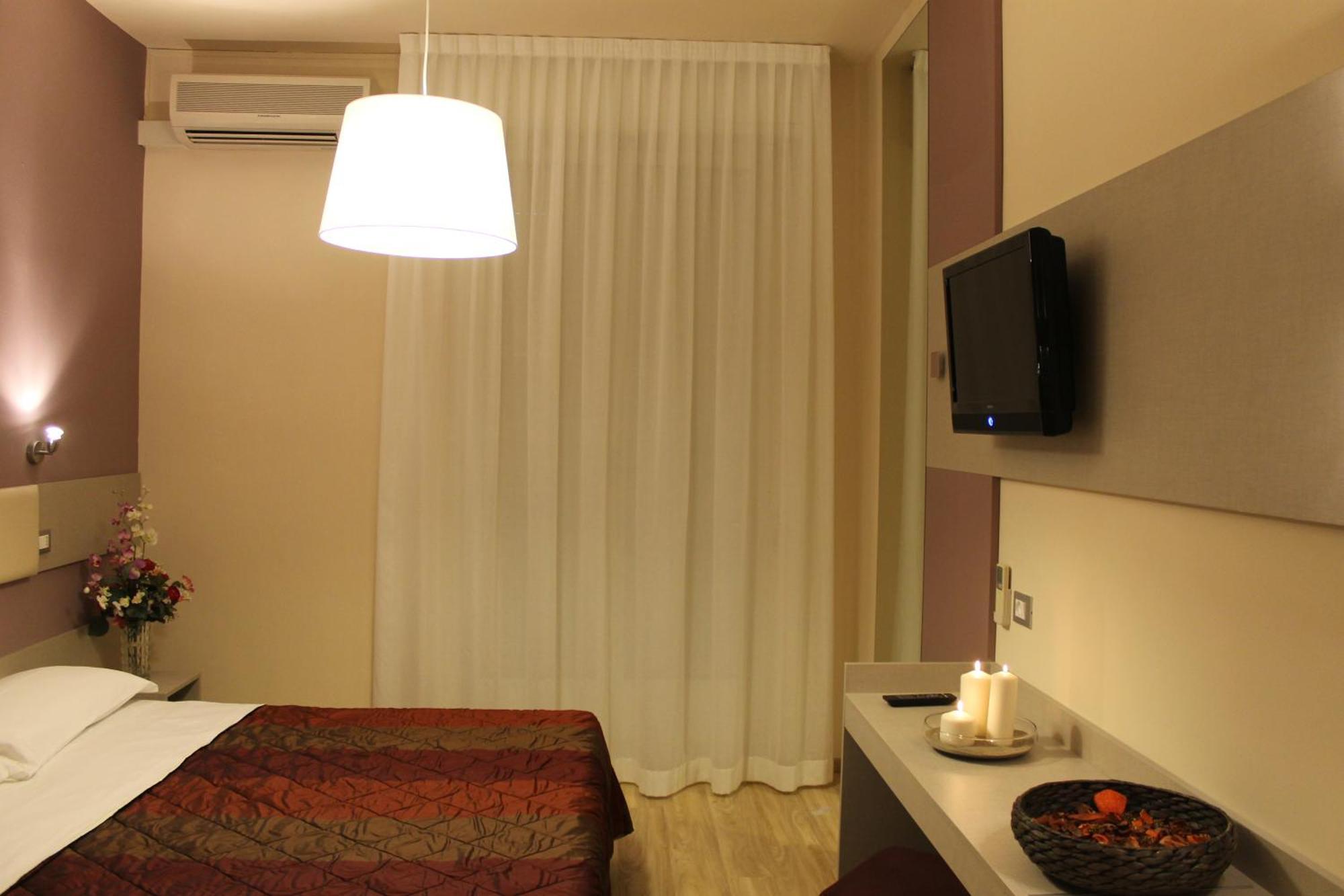 Hotel Astor B&B Lido di Classe Buitenkant foto