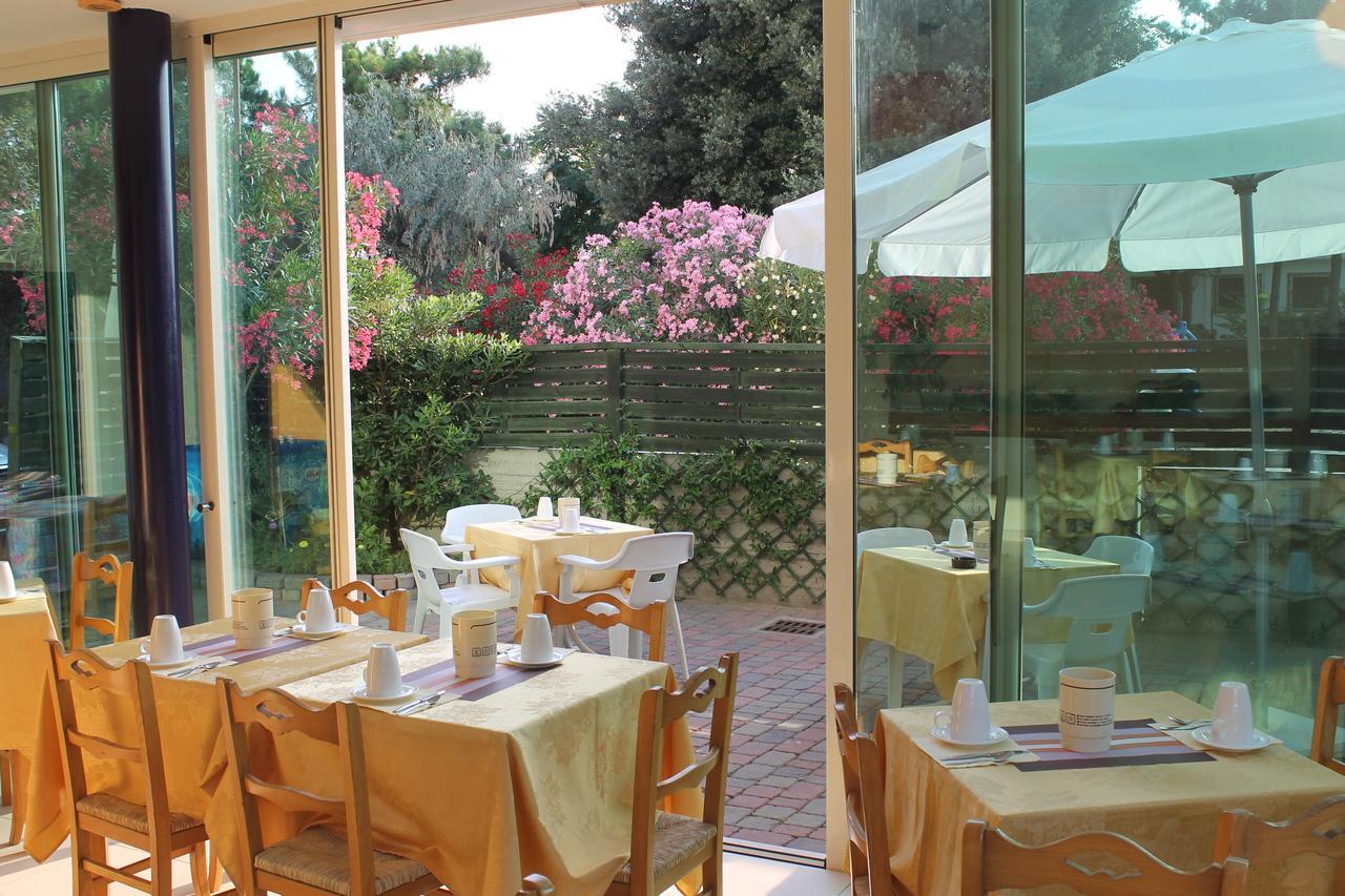 Hotel Astor B&B Lido di Classe Buitenkant foto