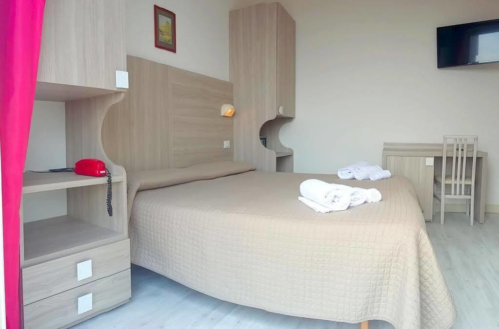Hotel Astor B&B Lido di Classe Buitenkant foto